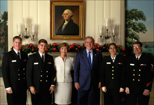 Members of the Harbor Winds with President and Mrs. Bush in 2007